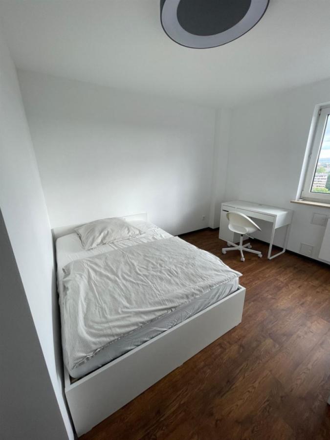 Möbliertes Zimmer