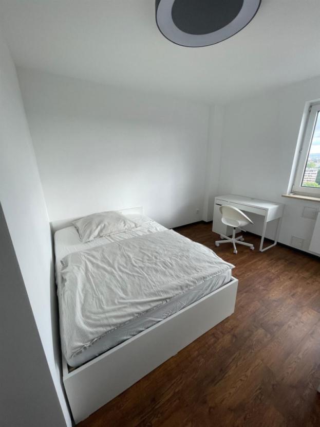 Möbliertes Zimmer