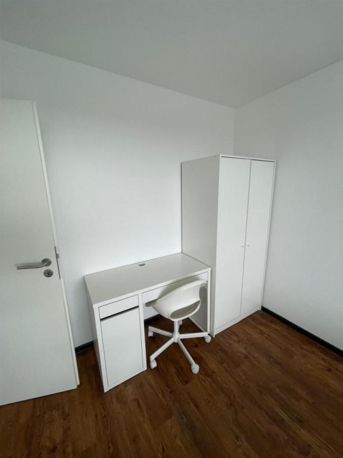 Möbliert