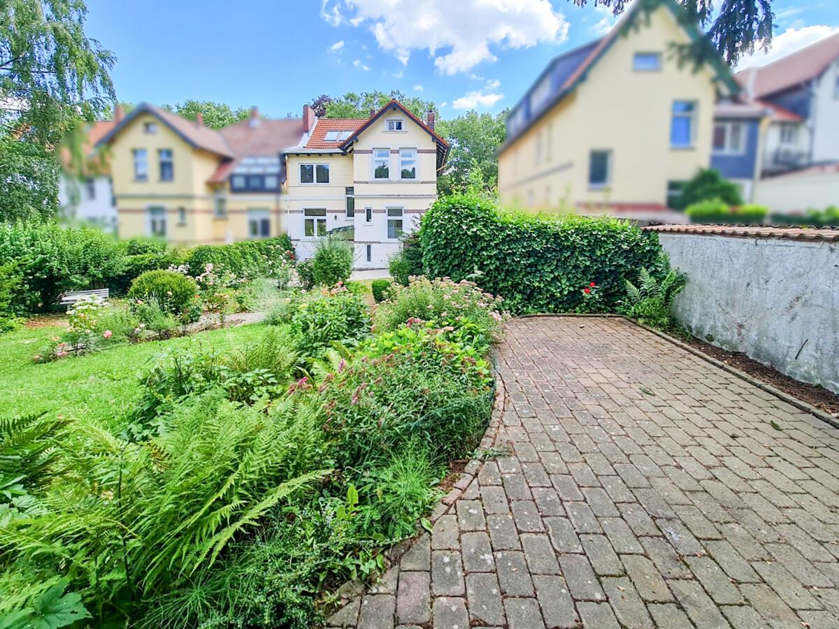 Garten mit Terrasse