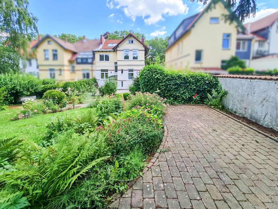 Garten mit Terrasse