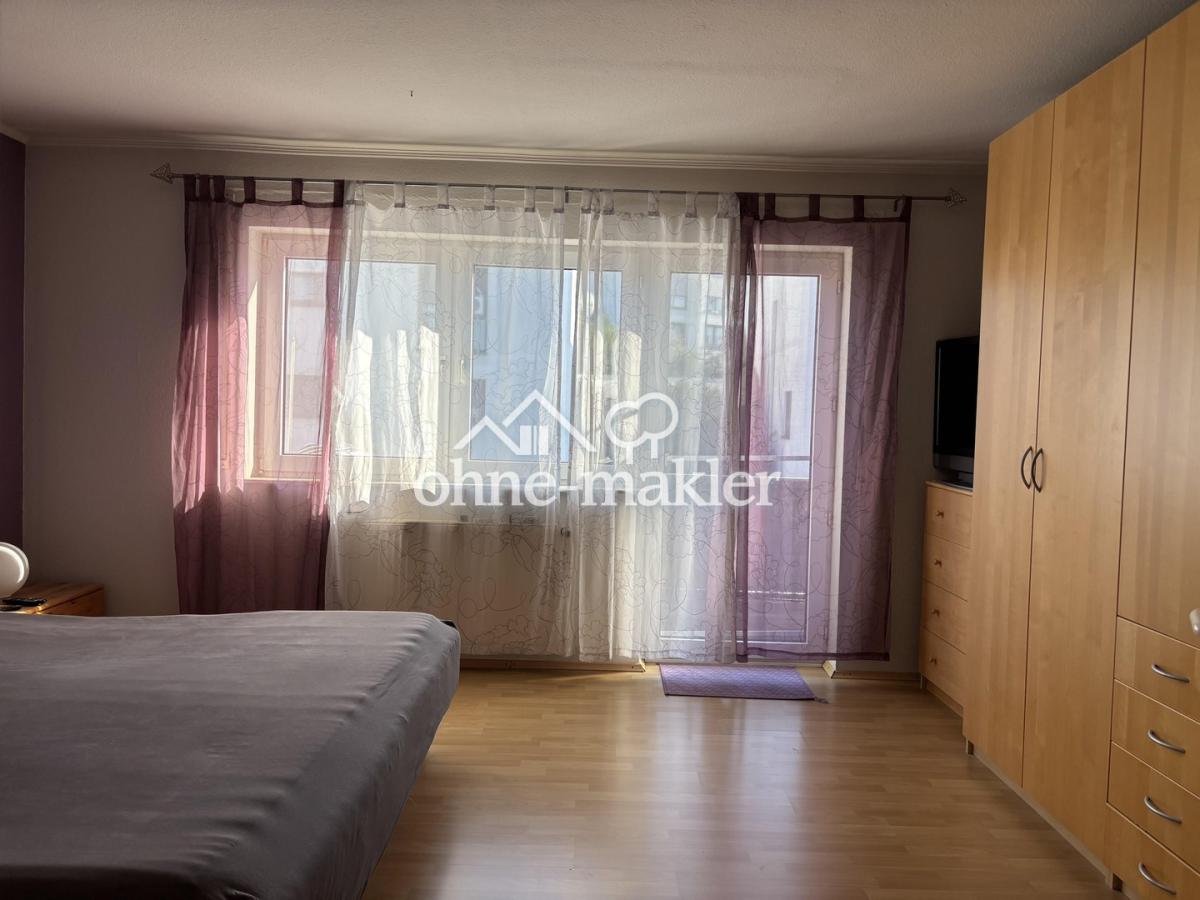 Schlafzimmer mit Balkon