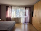 Schlafzimmer mit Balkon