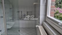 Bad 1 mit Wanne und Dusche