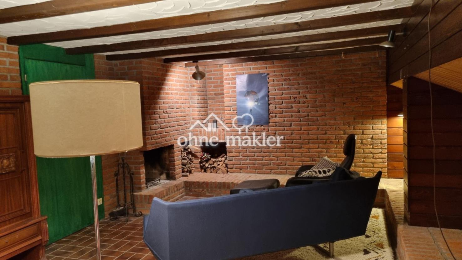 Partykeller mit Kamin