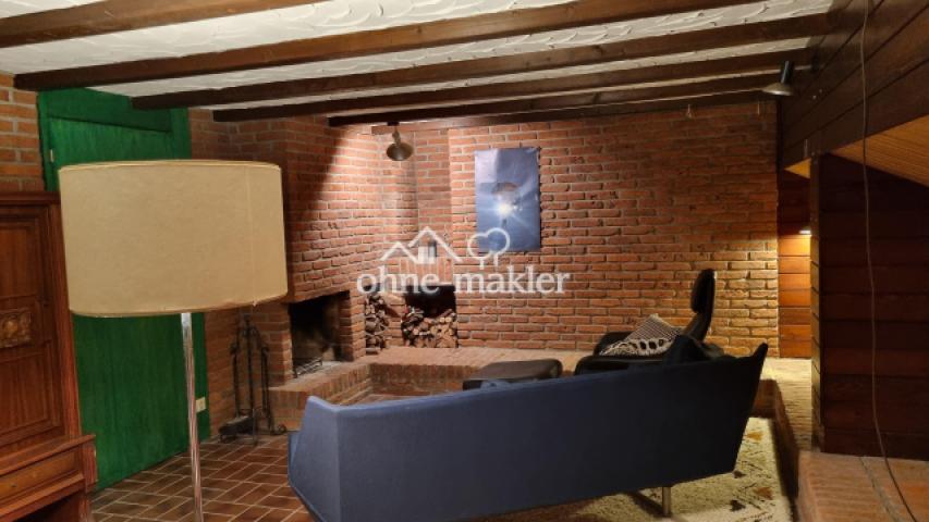 Partykeller mit Kamin