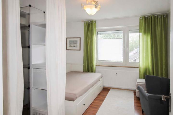 Geräumiges Schlafzimmer