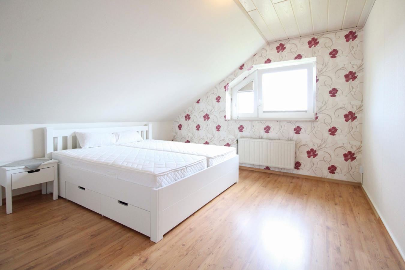 04 Schlafzimmer