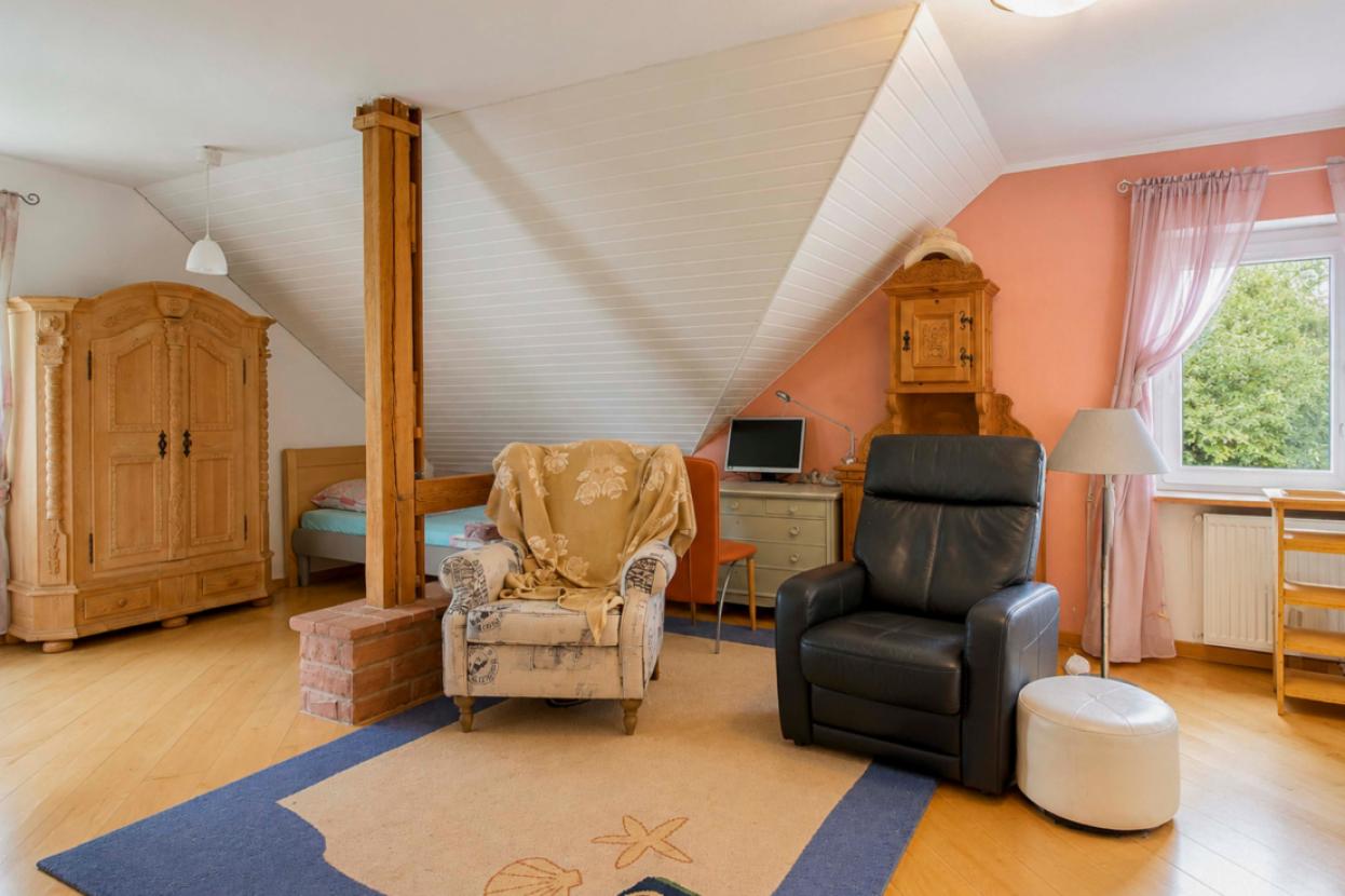 10 Schlafzimmer OG