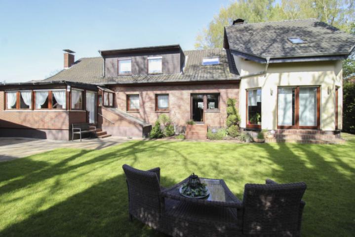 20 Hausansicht hinten