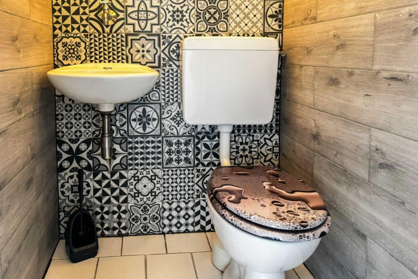 WC