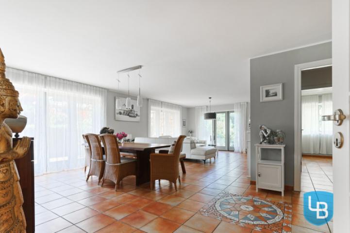 Blick ins Wohn- und Esszimmer