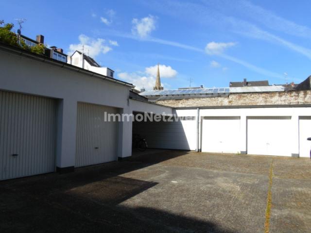 rückwärtiger Garagenhof
