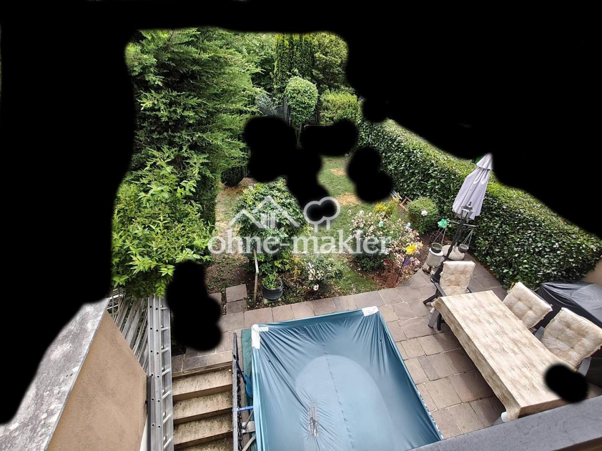 Terrasse hinter dem Haus