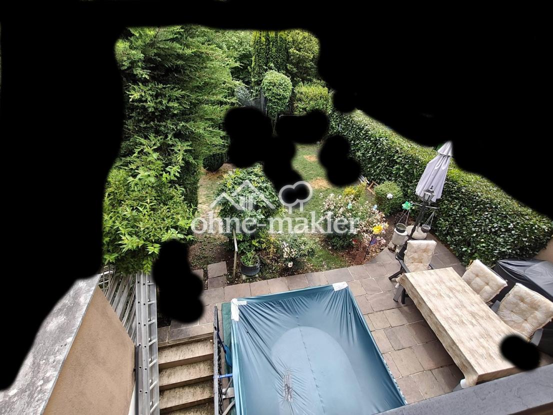 Terrasse hinter dem Haus