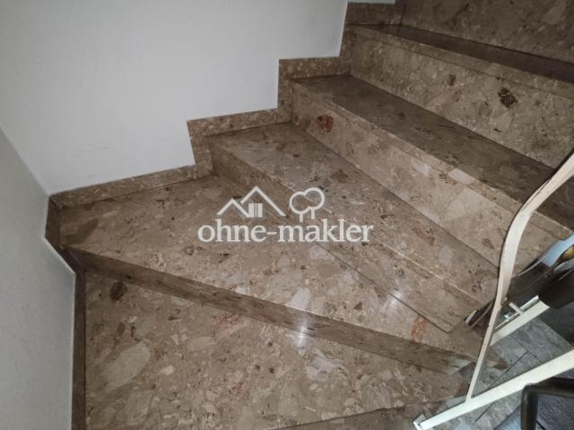 Treppe in Kunstmarmor