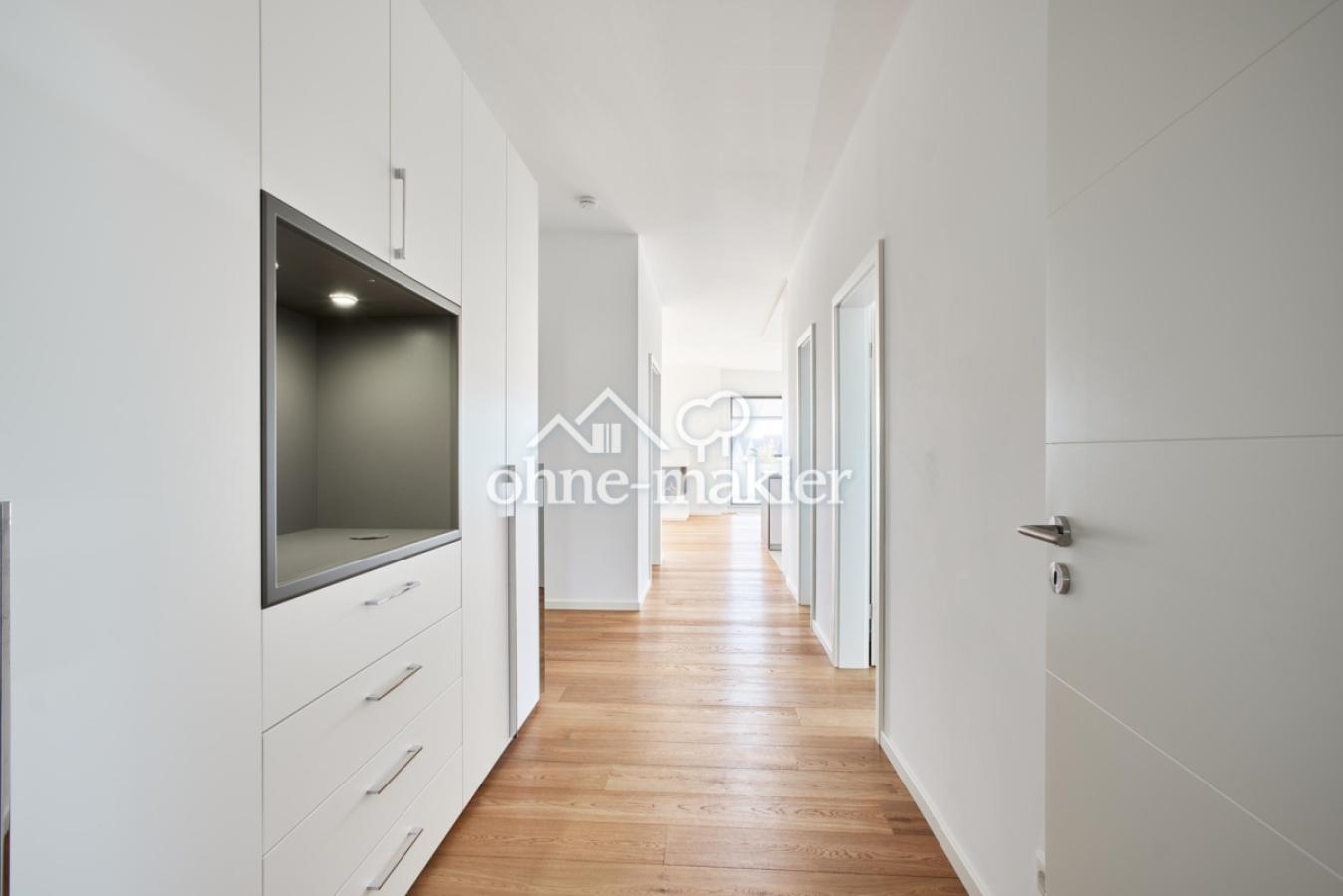 Flurschrank und Flur
