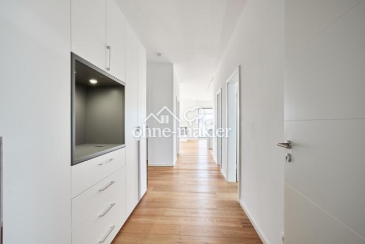 Flurschrank und Flur