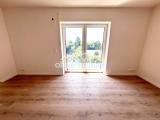 Wohnzimmer mit Süd-Balkon
