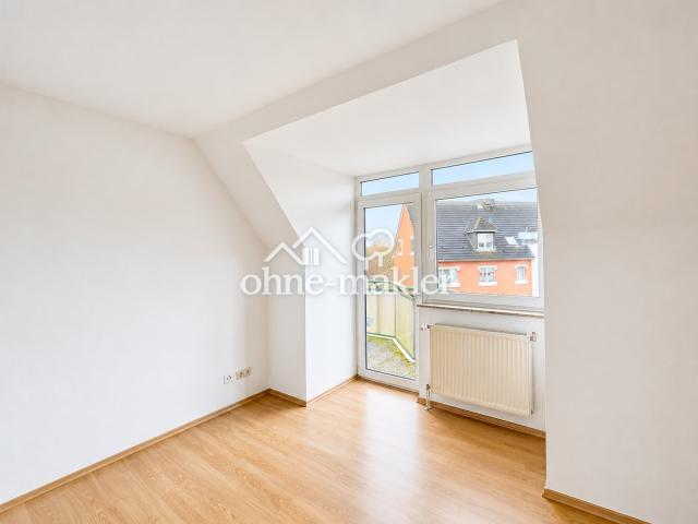 Wohnzimmer-Blick auf Balkon