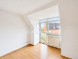 Wohnzimmer-Blick auf Balkon