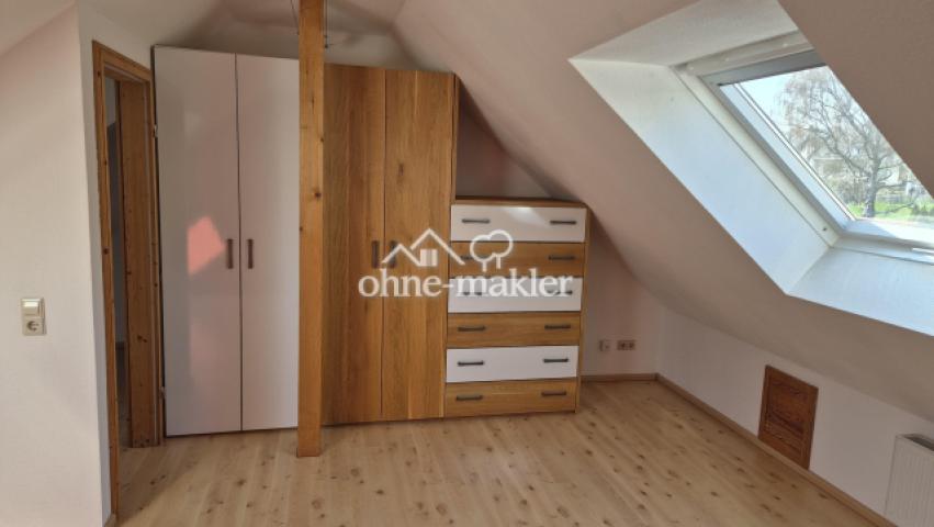 Dachstudio mit Einbauschrank