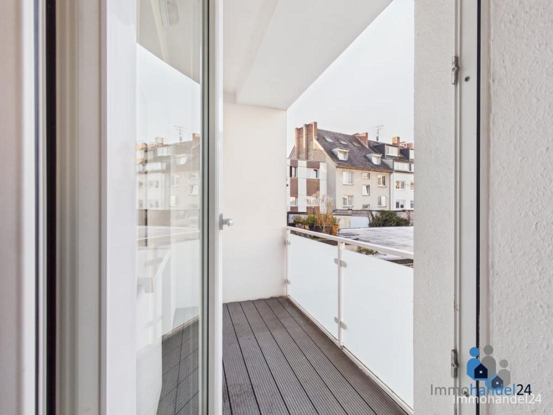 Balkon mit zwei Zugängen