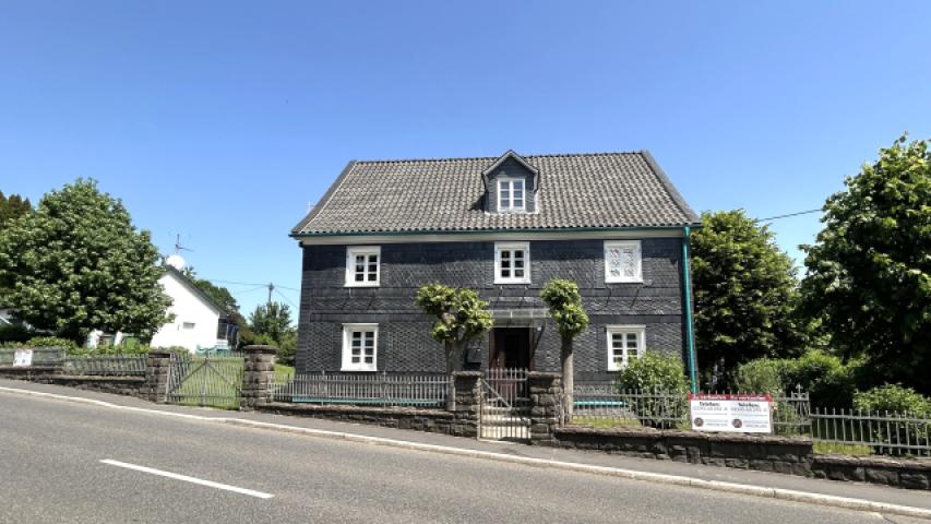 Straßenansicht
