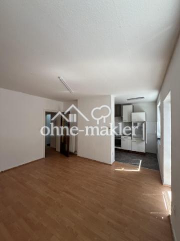 Blick Wohnzimmer zur Küche