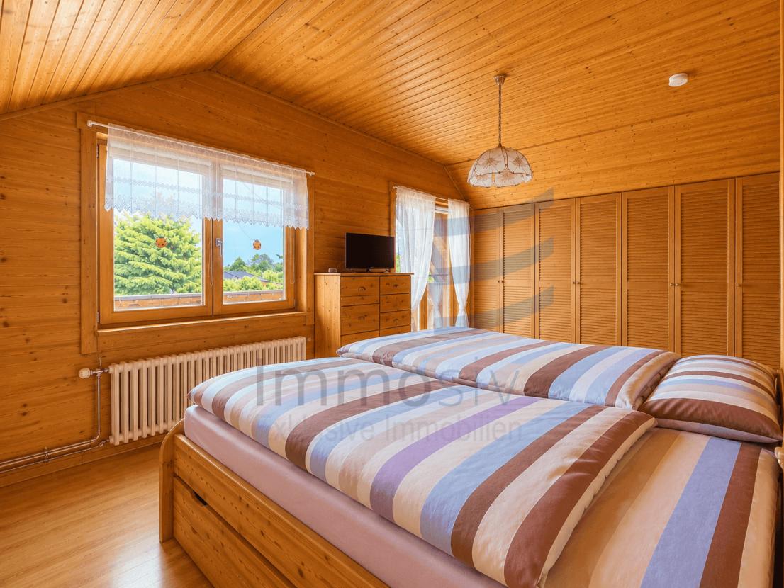 Schlafzimmer 1