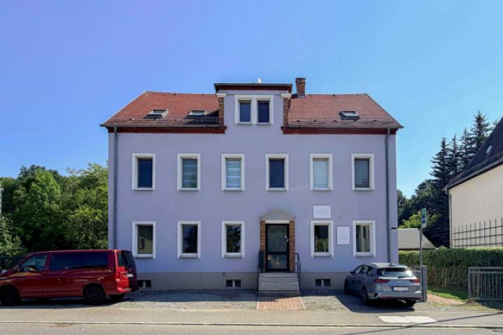 Haus straßenseitig 01