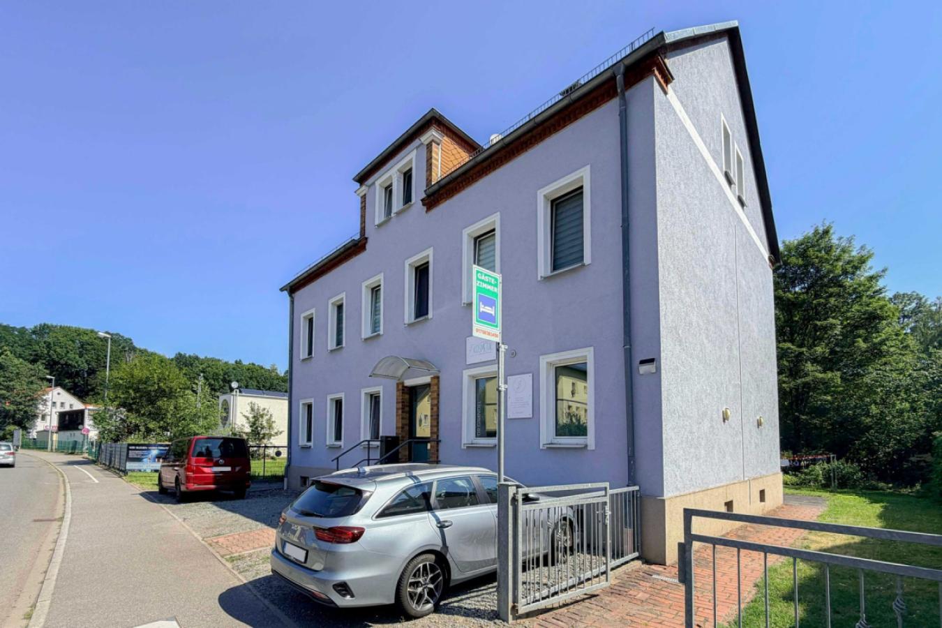 Haus straßenseitig 02