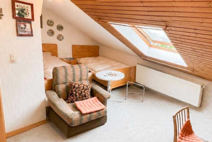 Schlafzimmer 2