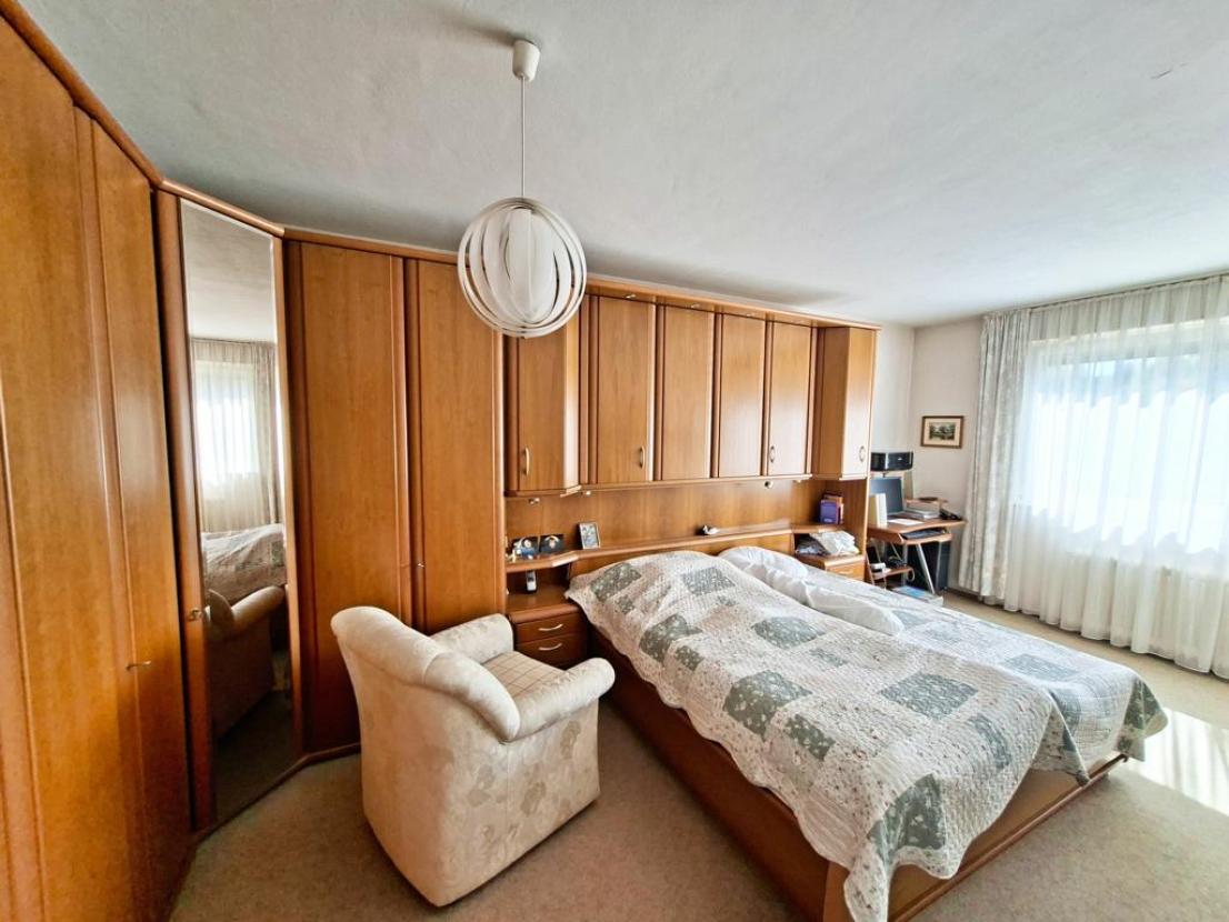 Elternschlafzimmer zur Gartenseite