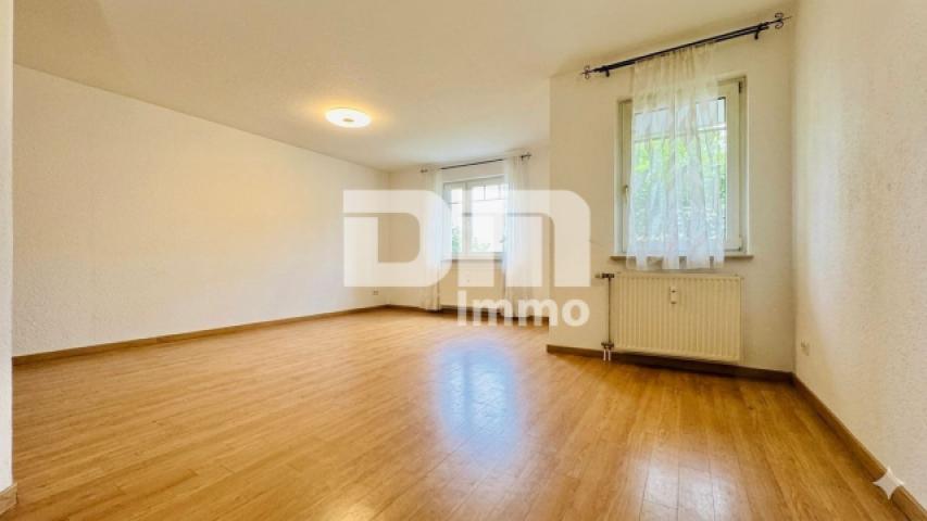 Wohn / Esszimmer / Zugang Terrasse