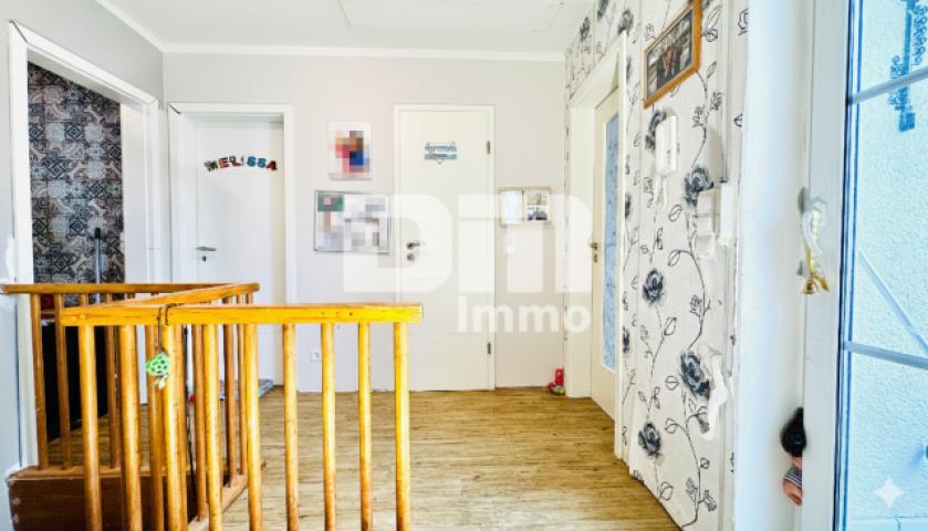 EG / OG Flur / Diele / Zugang Balkon