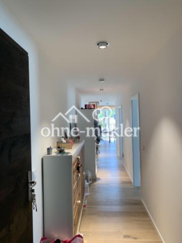 Whg. DG rechts, Entree