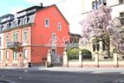 Außenansicht (rotes Haus)
