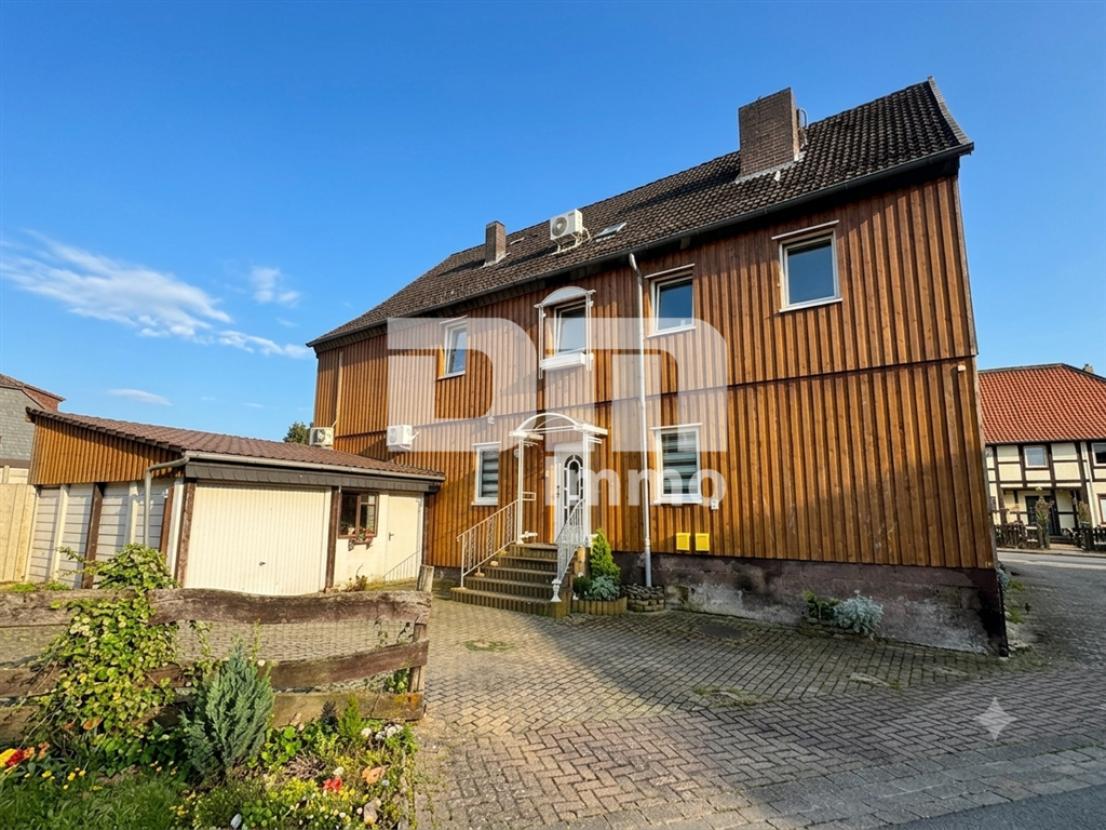 Rückansicht / Innenhof / Garage / Zugang Wohnen