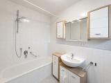 Bad mit Wanne/WC
