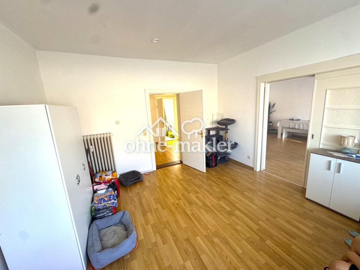 Wohn-/Esszimmer mit Schiebetür