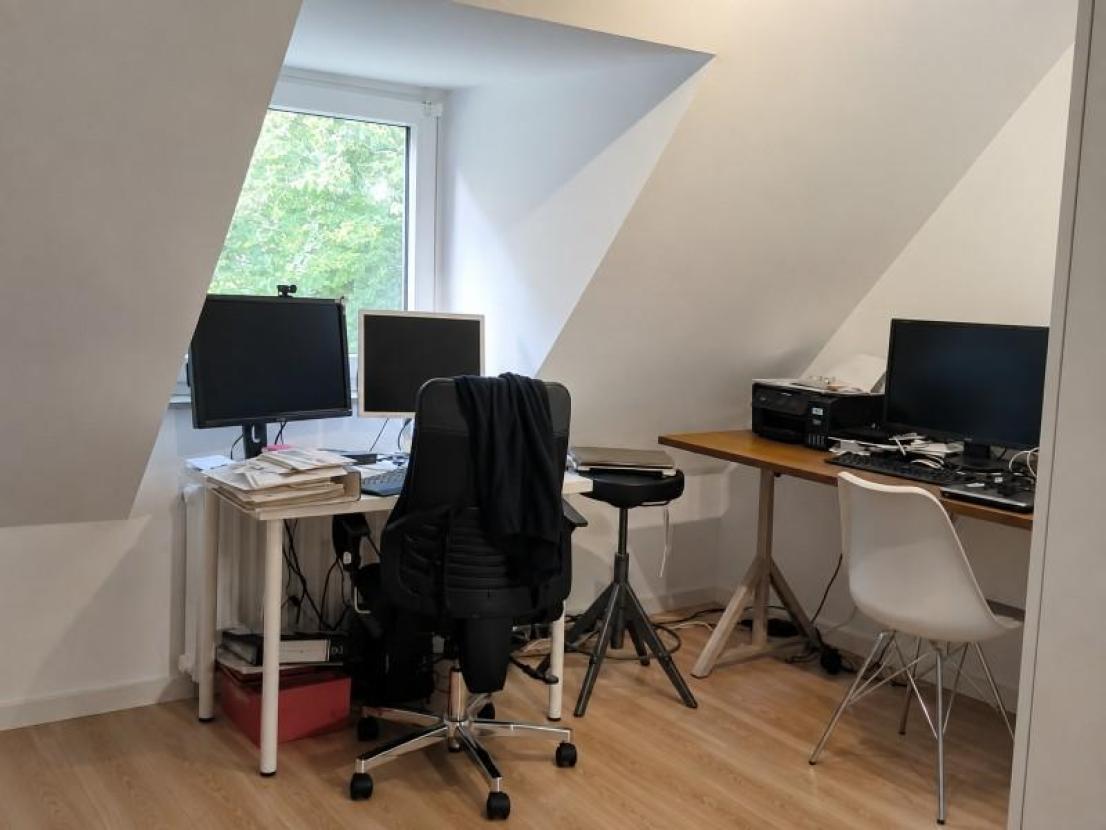 020 Büroraum
