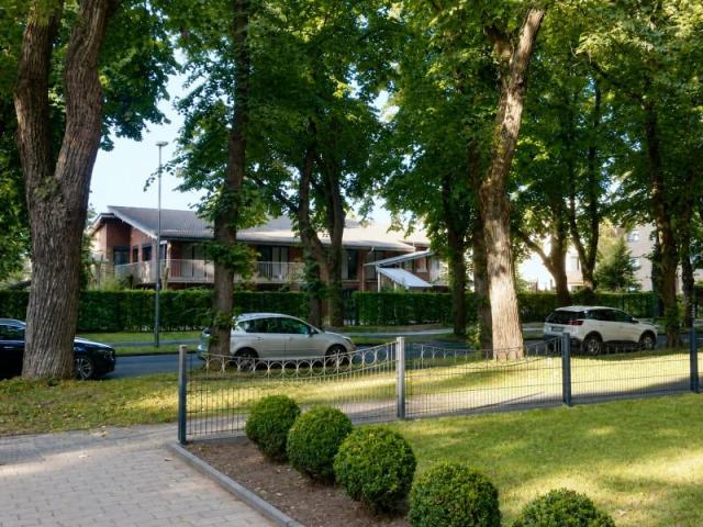 025 Sicht auf die Straße vom Hauseingang
