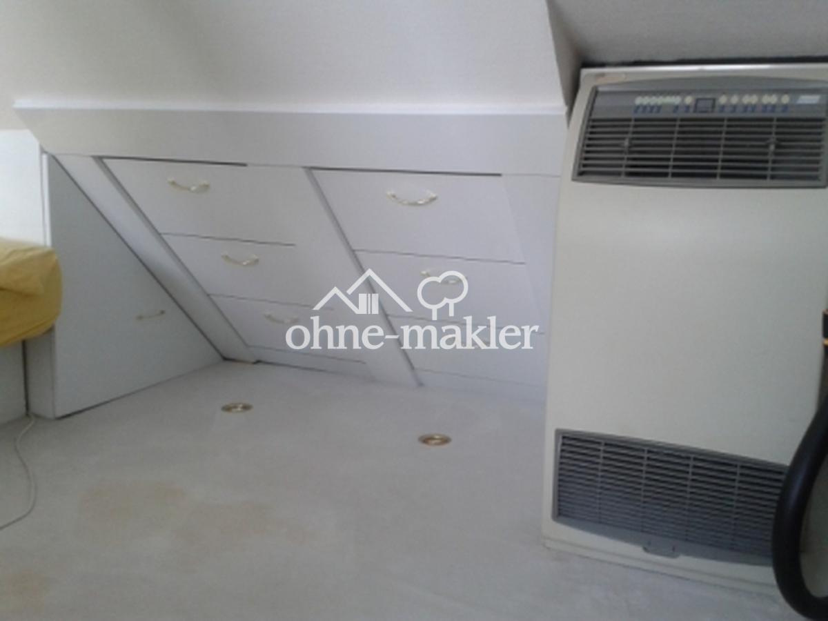 3 Etage weißer Teppichboden 