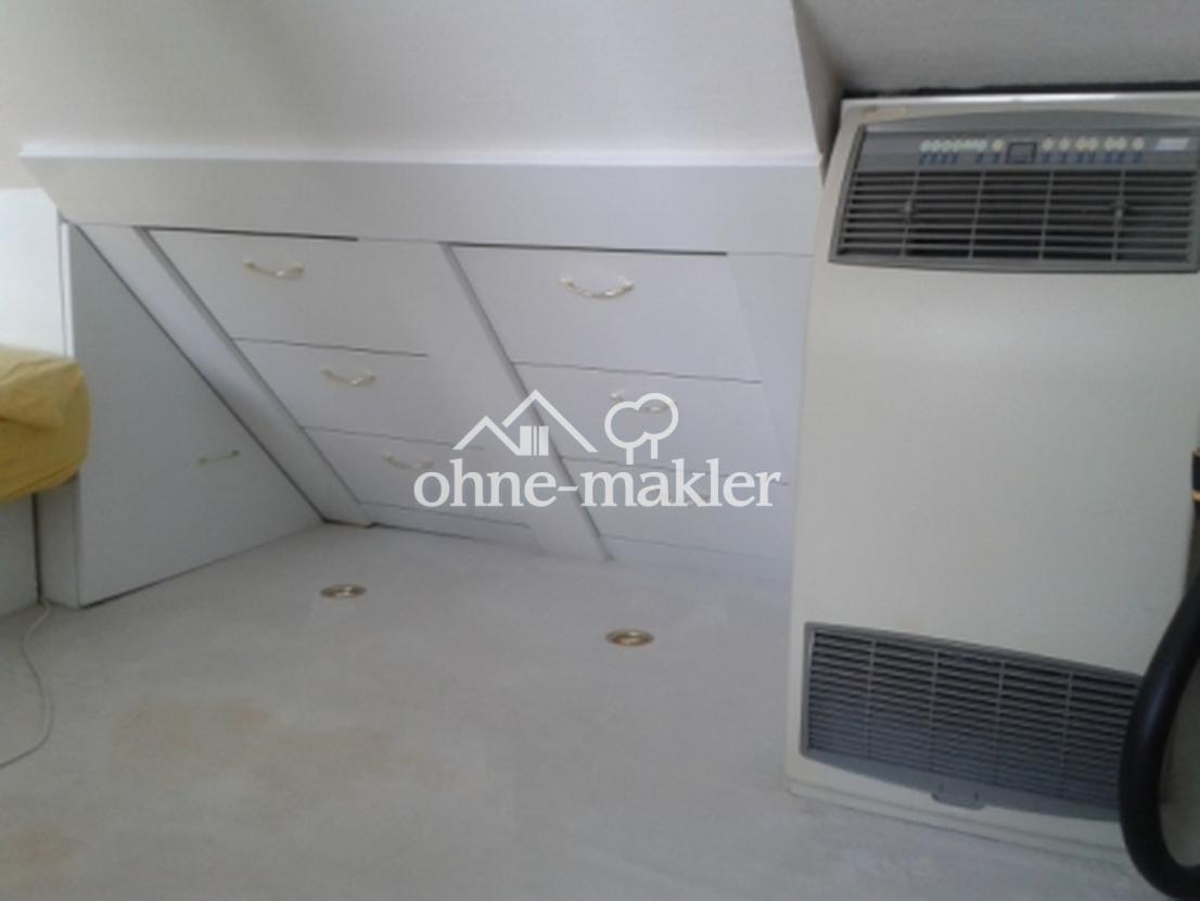 3 Etage weißer Teppichboden 