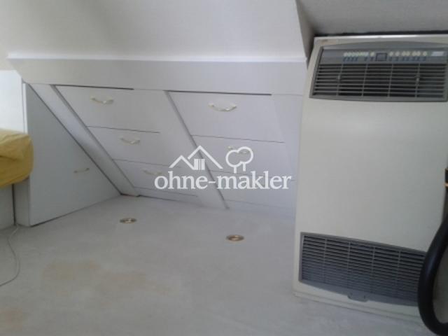 3 Etage weißer Teppichboden 