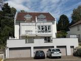 Haus m. Garage u.Parkplz.