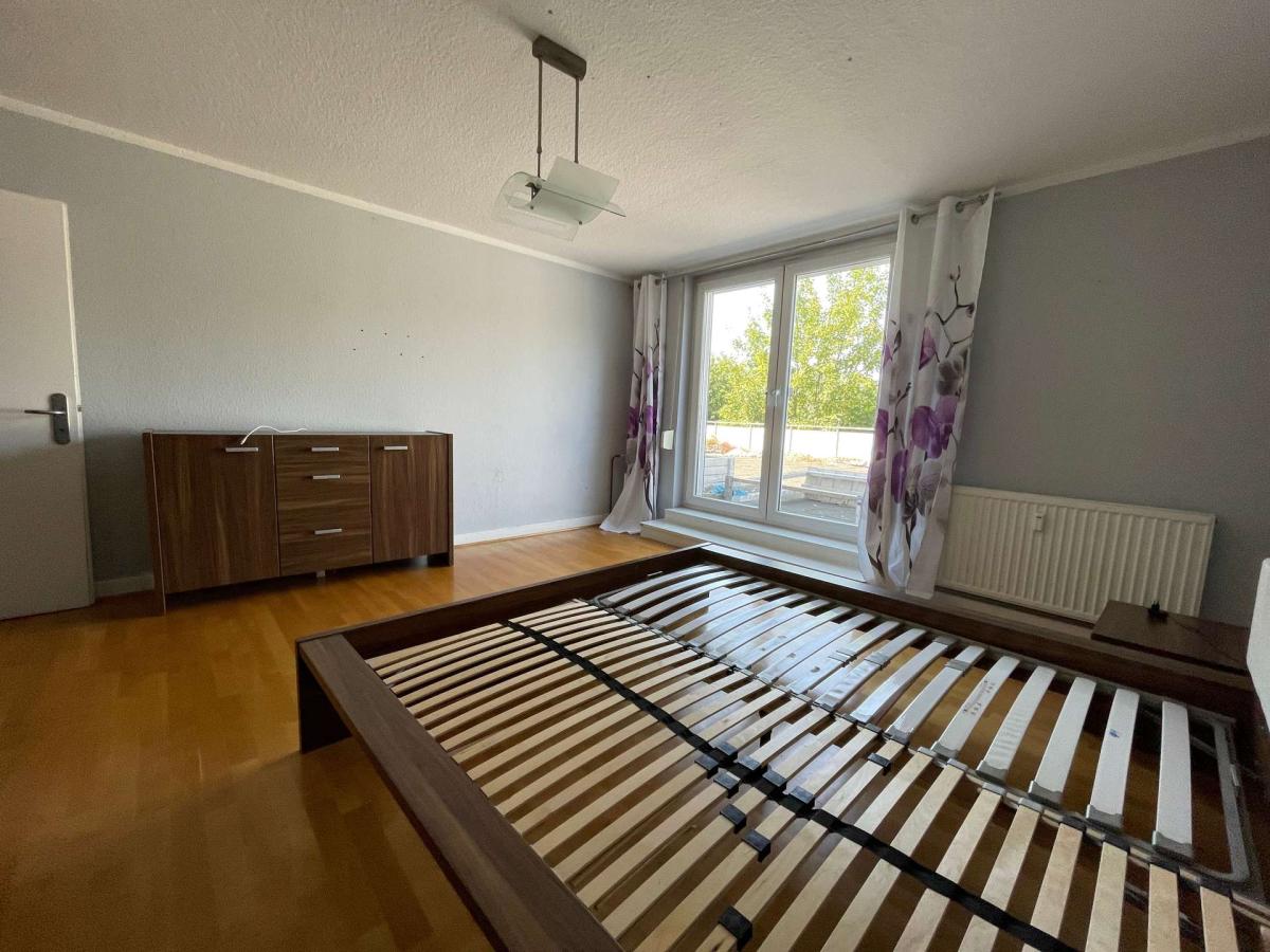 Schlafzimmer 1