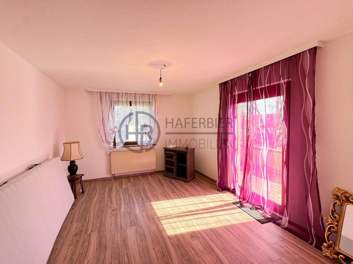 Schlafzimmer1 EG