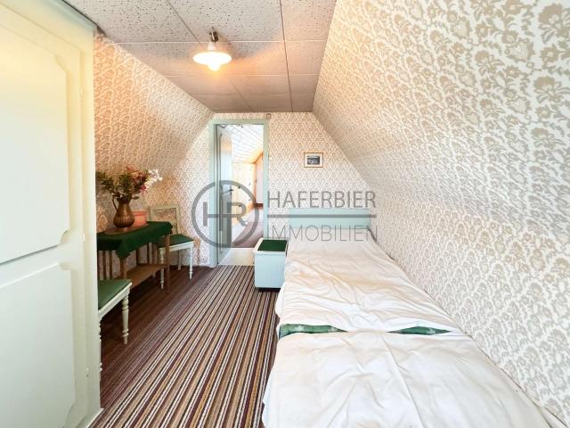 Schlafzimmer DG Bild2